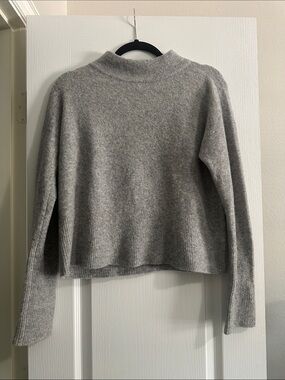 Gray vineyard vines wool sweater